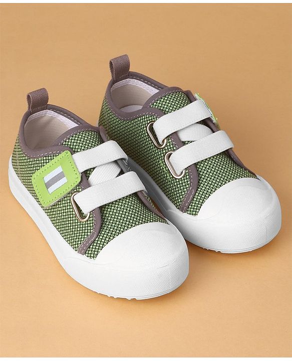Cute Walk by Babyhug Casual Shoes With Velcro Closure  - Green