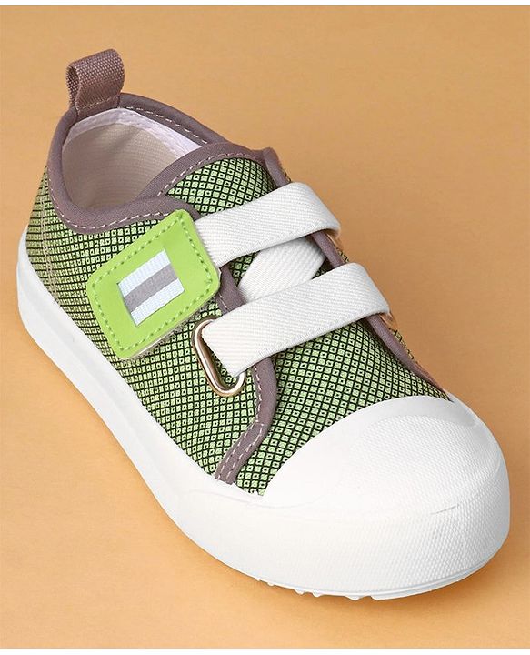 Cute Walk by Babyhug Casual Shoes With Velcro Closure  - Green