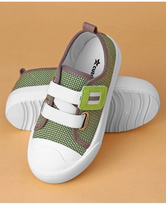Cute Walk by Babyhug Casual Shoes With Velcro Closure  - Green