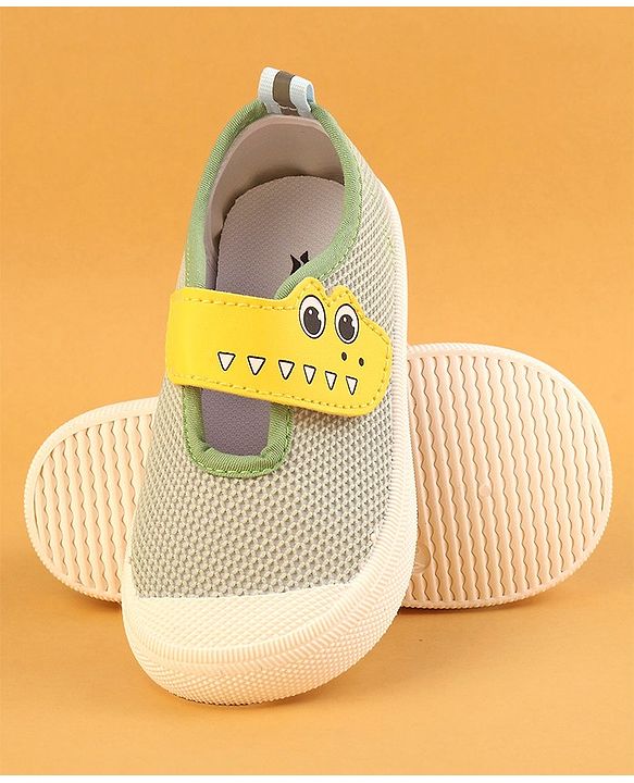 Cute Walk by Babyhug Velcro Closure Casual Shoes - Green