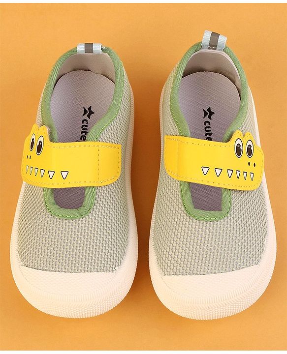 Cute Walk by Babyhug Velcro Closure Casual Shoes - Green