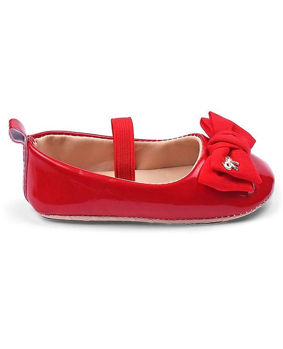 Cute Walk by Babyhug Booties with strap and Bow Applique - Red