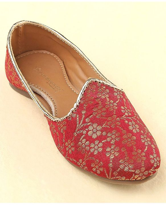 Cute Walk by Babyhug Slip On Embroidered Mojaris - Maroon