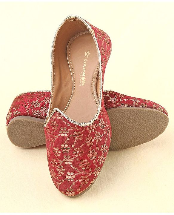 Cute Walk by Babyhug Slip On Embroidered Mojaris - Maroon