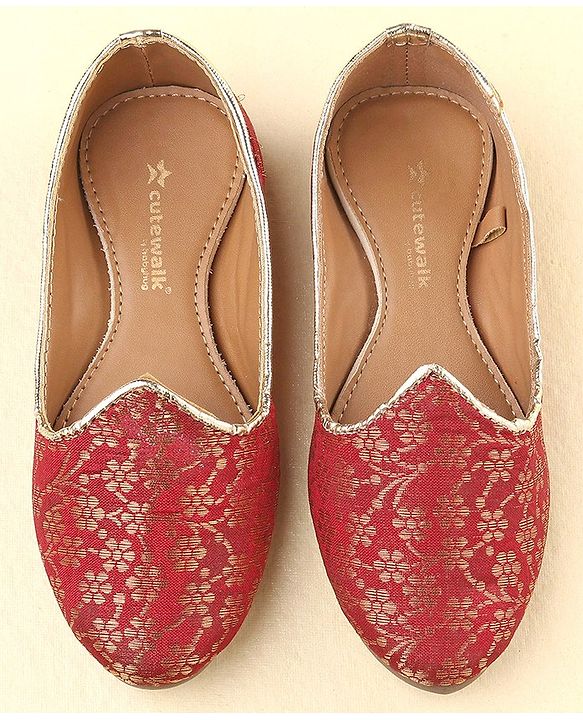 Cute Walk by Babyhug Slip On Embroidered Mojaris - Maroon