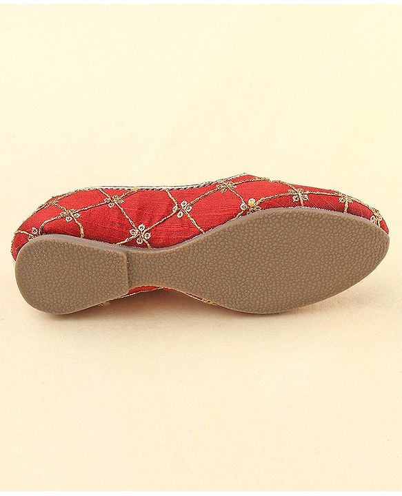Cute Walk by Babyhug Ethnic Wear Mojaris - Maroon