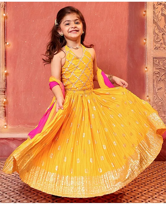 Buy Babyhug Woven Half Sleeve Gotta Pattti Lehenga Choli And Dupatta Set  With Floral Embroidery Red for Girls (4-5Years) Online in India, Shop at  FirstCry.com - 14525708