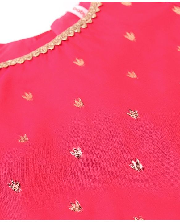Babyhug Half Sleeves Banarsi Brocade Pattu Pavda Choli With Lehenga And Dupatta Set - Red