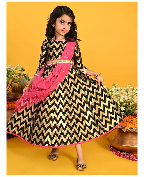 38 Attached dupatta ideas | indian fashion, fashion dresses, indian dresses