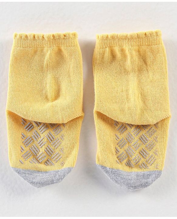 Cute Walk By Babyhug Anti Bacterial Anti Skid Ankle Length Socks Striped Print Pack Of 3 - Yellow Blue & White