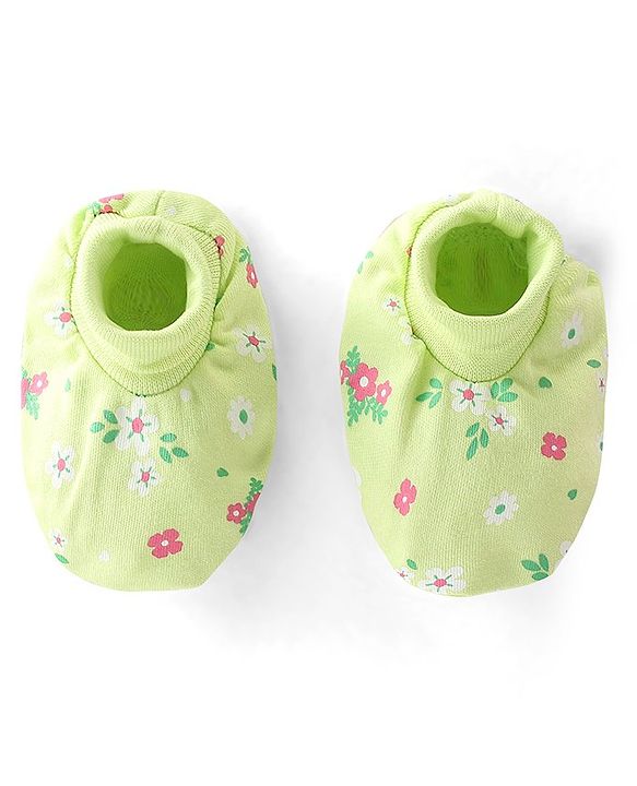 Babyhug 100% Cotton Knit  Cap Mittens & Booties Floral Print -Green
