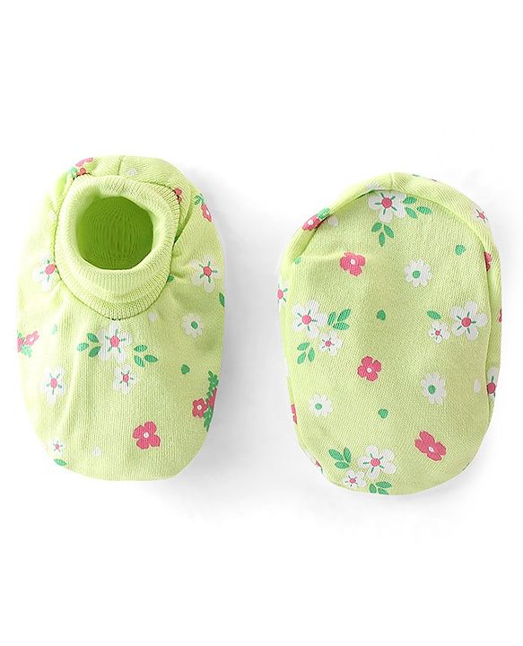 Babyhug 100% Cotton Knit  Cap Mittens & Booties Floral Print -Green