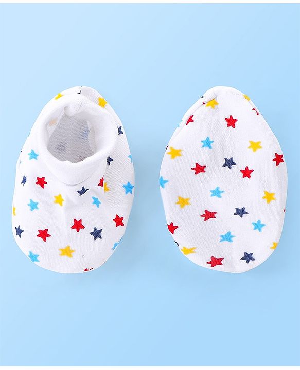 Babyhug 100% Cotton Knit Star Print Cap Mittens & Booties- White