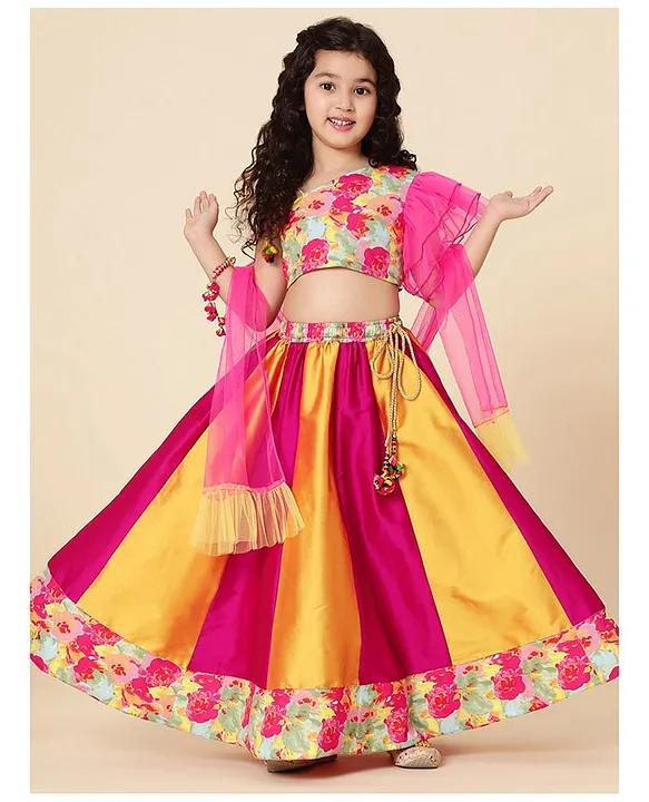 Half shoulder outlet choli