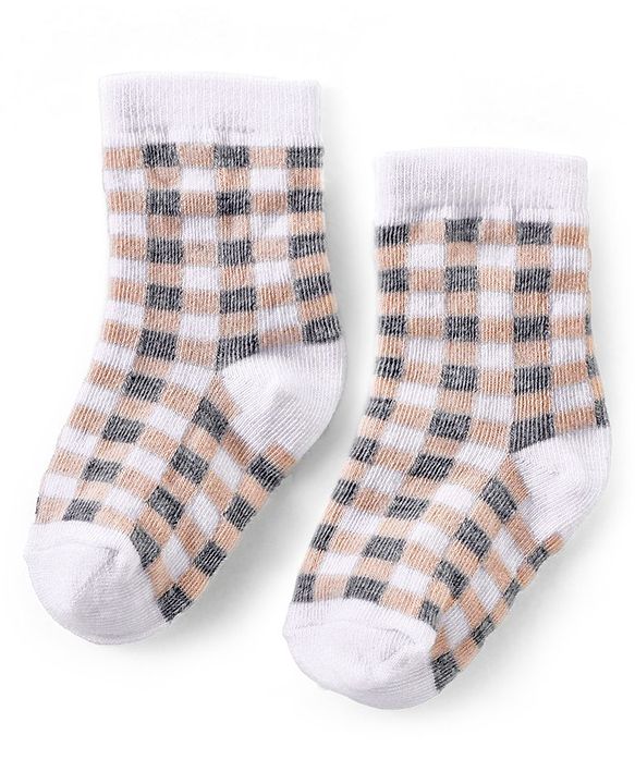 Cutewalk By Babyhug Anti Bacterial Ankle Length Socks Christmas Pack Of 3 - Cream & Grey