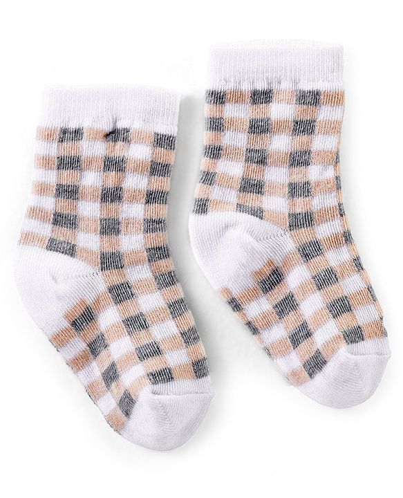 Cutewalk By Babyhug Anti Bacterial Ankle Length Socks Christmas Pack Of 3 - Cream & Grey