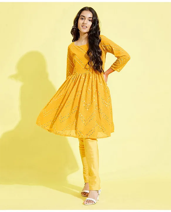 Buy online Peach Mirror Work Straight Kurti from Kurta Kurtis for Women by  Highlight Fashion Export for ₹499 at 75% off | 2024 Limeroad.com