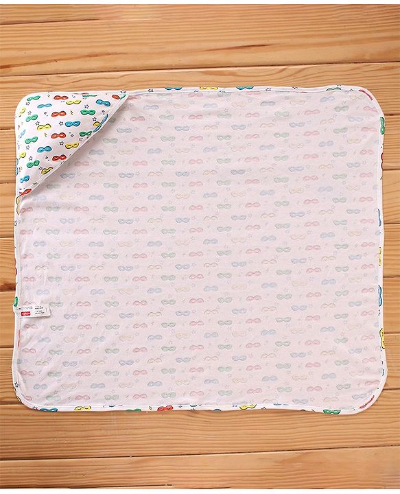 Babyhug Cotton Interlock Printed Towel with Hood L 76 x B 76 cm - Multicolour