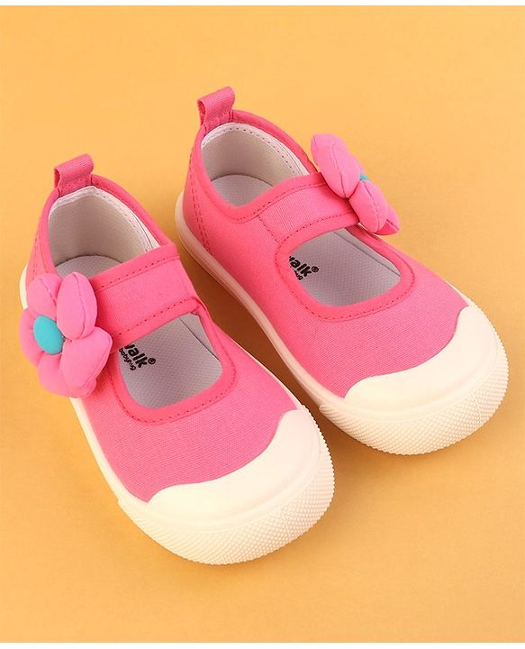 Cute Walk by Babyhug with Velcro Closure Casual Shoes Flower Applique - Fuchsia