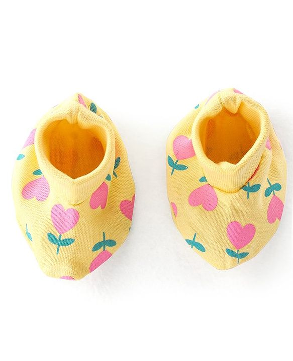 Babyhug 100% Cotton Cap Mittens & Booties Set With Floral Print Yellow - Diameter 9.5 cm