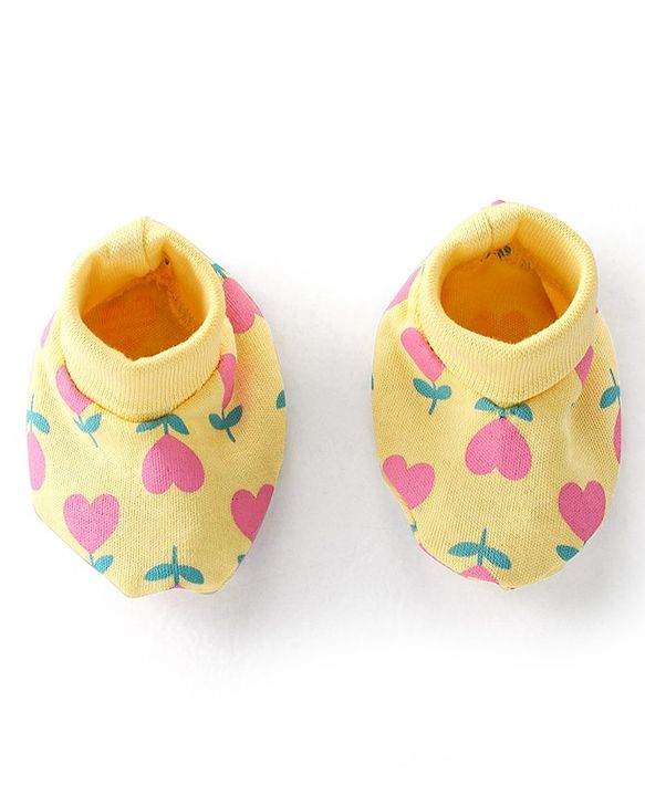 Babyhug 100% Cotton Knit Mittens and Booties With Heart Print - Yellow