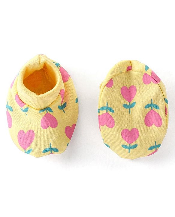 Babyhug 100% Cotton Knit Mittens and Booties With Heart Print - Yellow