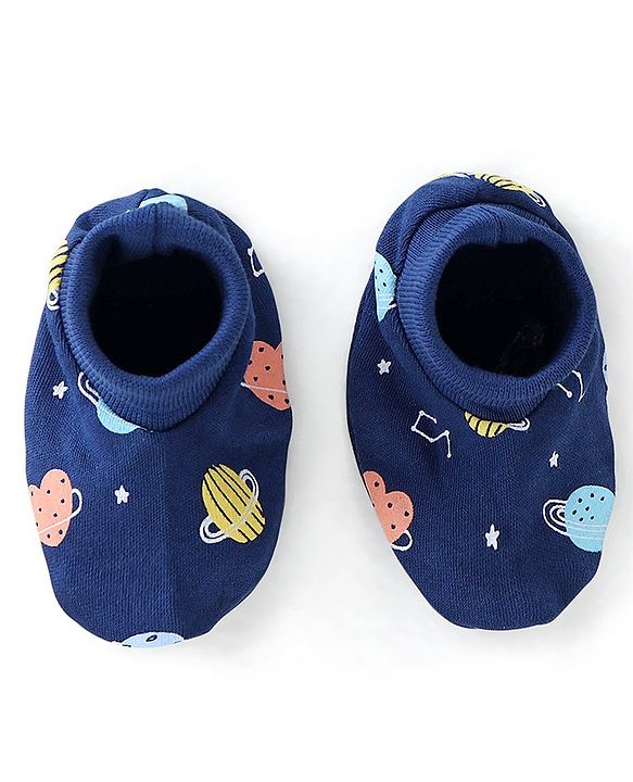 Babyhug 100% Cotton Interlock Knit Cap Mittens & Booties Set with Space Print - Navy Blue