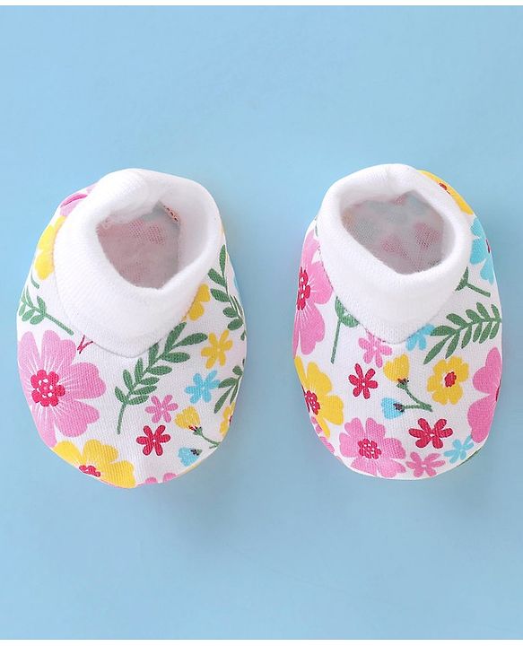 Babyhug 100% Cotton Knit Cap Mittens & Booties Set with Floral Print - Multicolour
