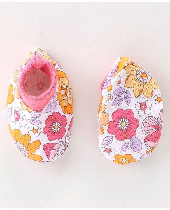 Babyhug 100% Cotton Interlock Knit Cap Mittens & Booties Set with Floral Print - Pink & White
