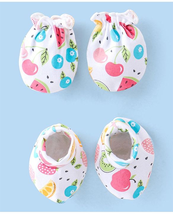 Babyhug 100% Cotton Knit Apple Print Mittens & Booties - Multicolour