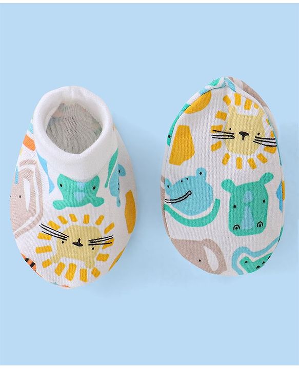 Babyhug 100% Cotton Knit Cap Mittens & Booties  Animal Print- Multicolor