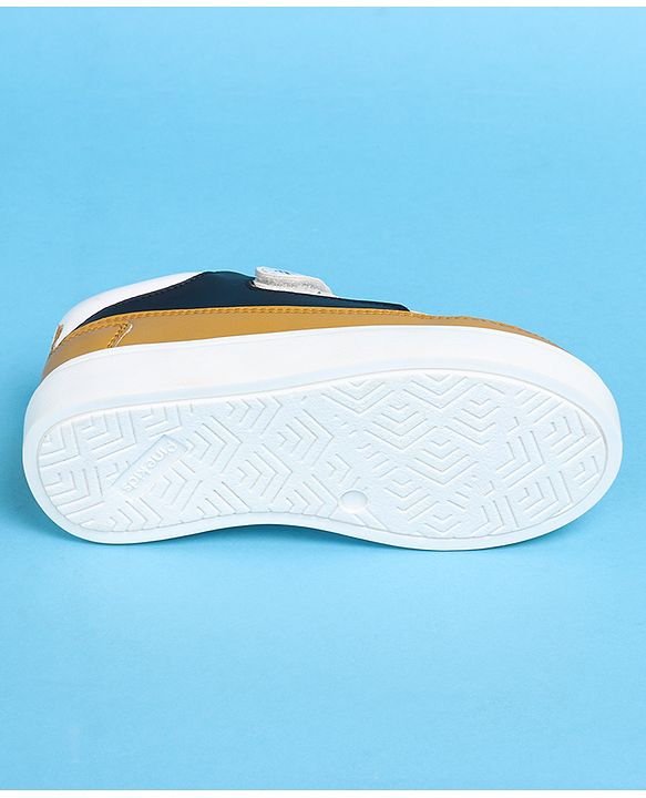Pine Kids Casual Shoes With Velcro Closure - White