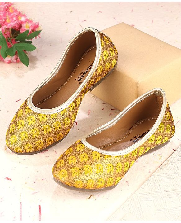 Cute Walk by Babyhug Foil Print Mojaris - Yellow