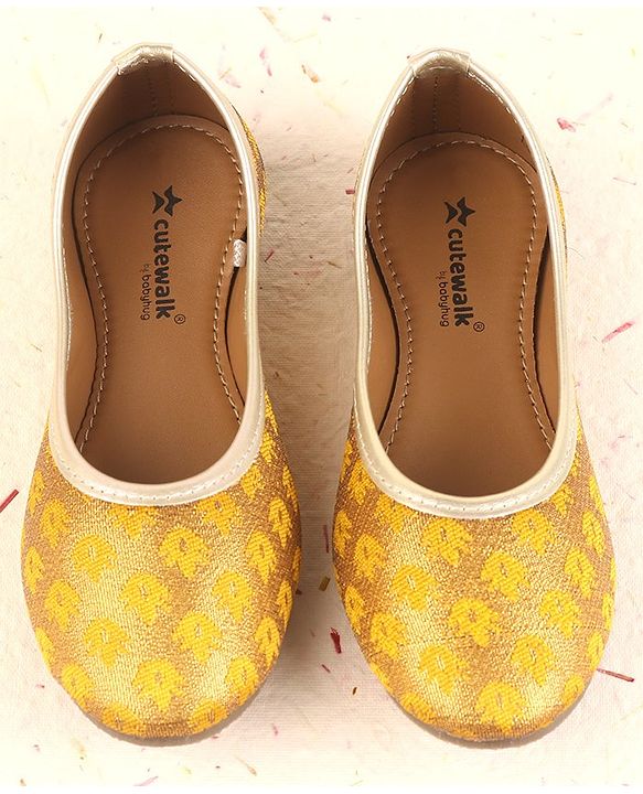 Cute Walk by Babyhug Foil Print Mojaris - Yellow