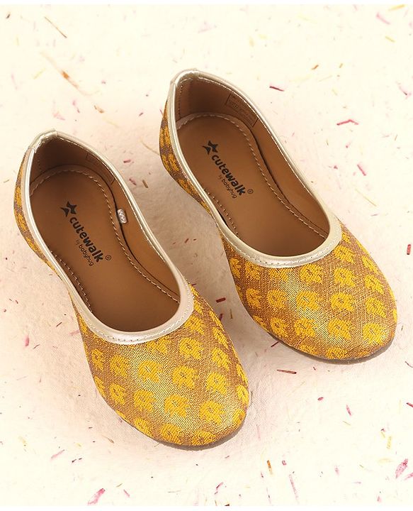 Cute Walk by Babyhug Foil Print Mojaris - Yellow