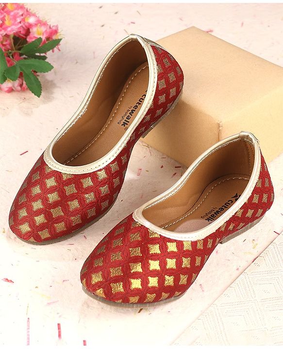 Cute Walk by Babyhug Foil Print Mojaris - Maroon