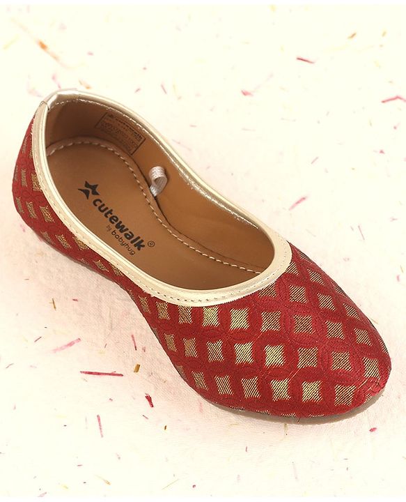 Cute Walk by Babyhug Foil Print Mojaris - Maroon