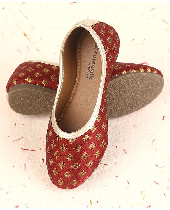 Cute Walk by Babyhug Foil Print Mojaris - Maroon