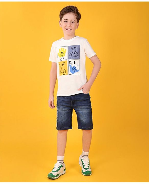 Pine Kids 100% Cotton Half Sleeves T-Shirt With Fingers Cross Print - White