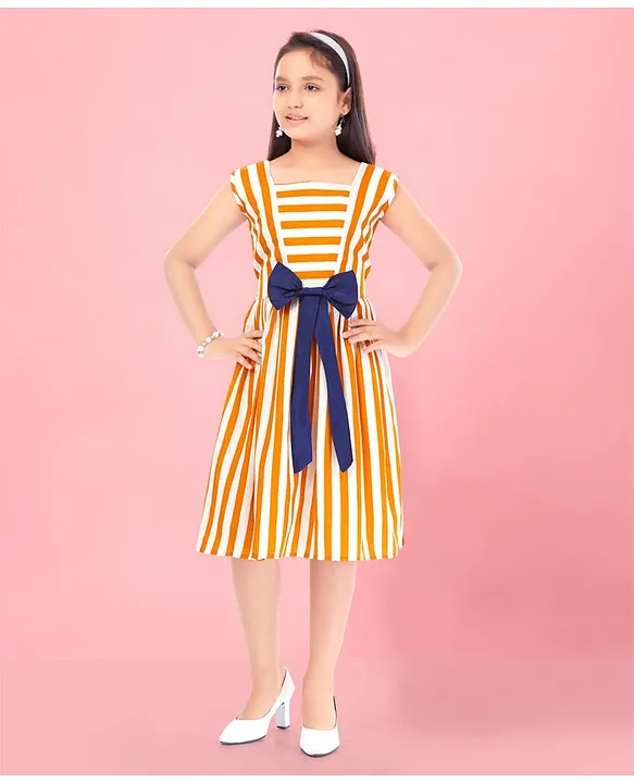 1950's Advance One Piece Dress with Raglan Sleeves with Slim or Flared –  Backroom Finds