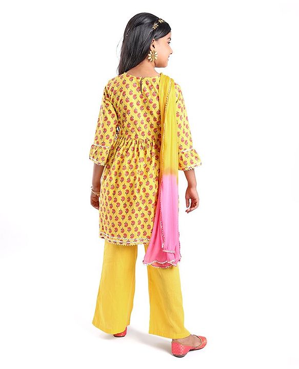 Pine Kids Cotton Woven Three Fourth  Sleeves Kurti & Salwar with Dupatta Floral Print - Yellow