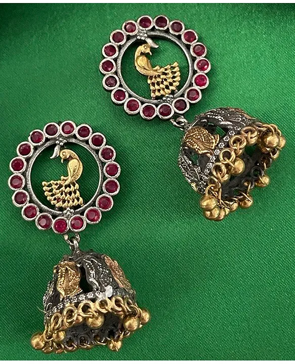 Shop Latest Gold Earrings for Women Online in India - Joyalukkas