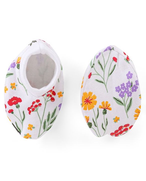 Babyhug 100% Cotton Knit Cap Mittens & Booties With Floral Print - White