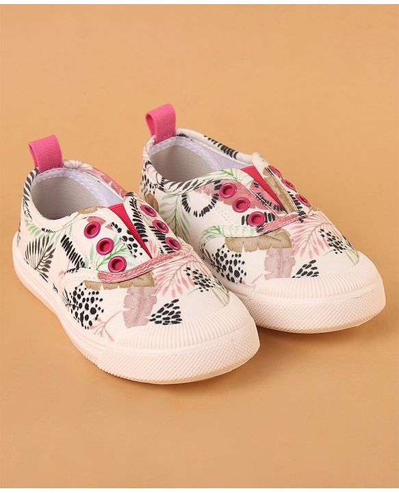Cute Walk by Babyhug Slip On Style Casual Shoes Leaf Print - White