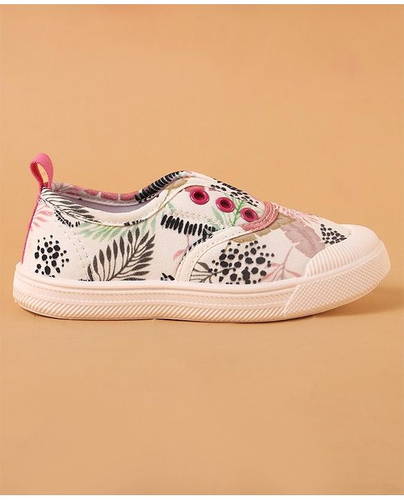 Cute Walk by Babyhug Slip On Style Casual Shoes Leaf Print - White