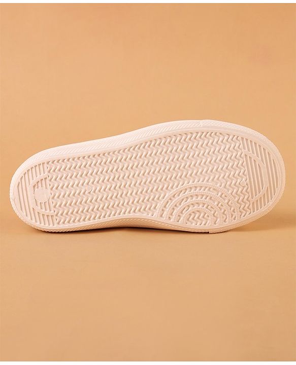 Cute Walk by Babyhug Slip On Style Casual Shoes Leaf Print - White