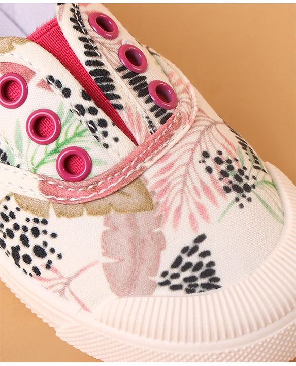 Cute Walk by Babyhug Slip On Style Casual Shoes Leaf Print - White