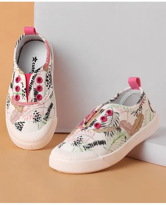 Cute Walk by Babyhug Slip On Style Casual Shoes Leaf Print White