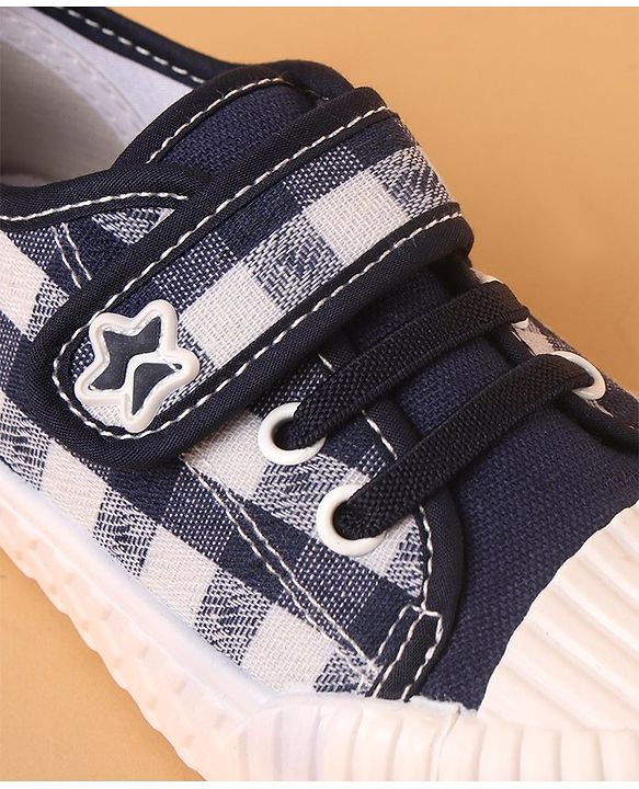 Cute Walk by Babyhug Checked Casual Shoes with Velcro Closure - Navy