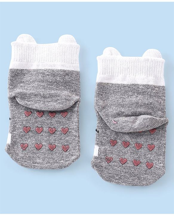 Cutewalk By Babyhug Anti Bacterial Anti Skid Ankle Length Socks Kitty Print - Grey & White